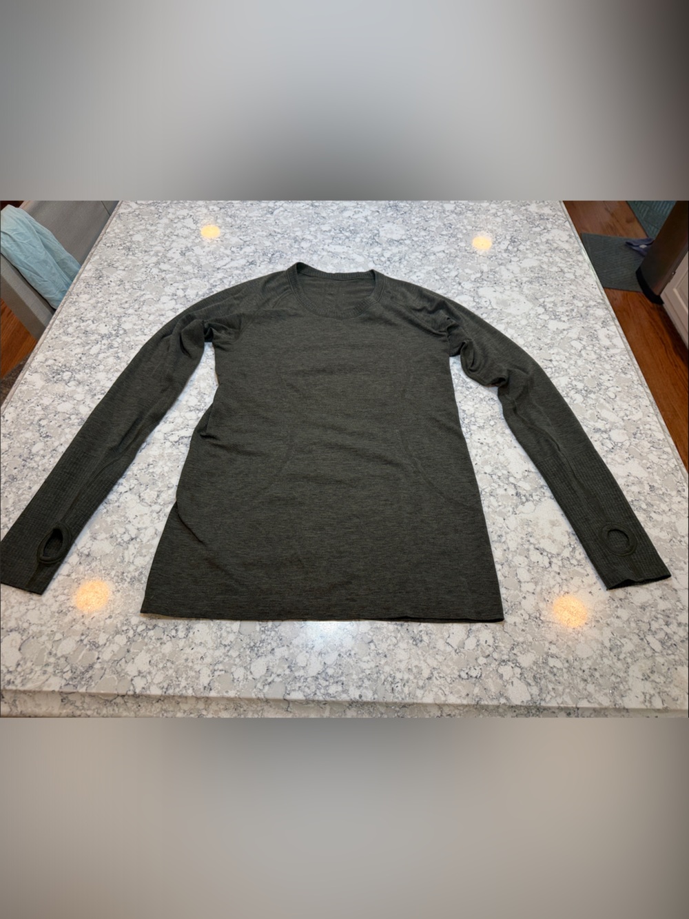 lululemon athletica camo Green Long Sleeve Crew Top size 8
